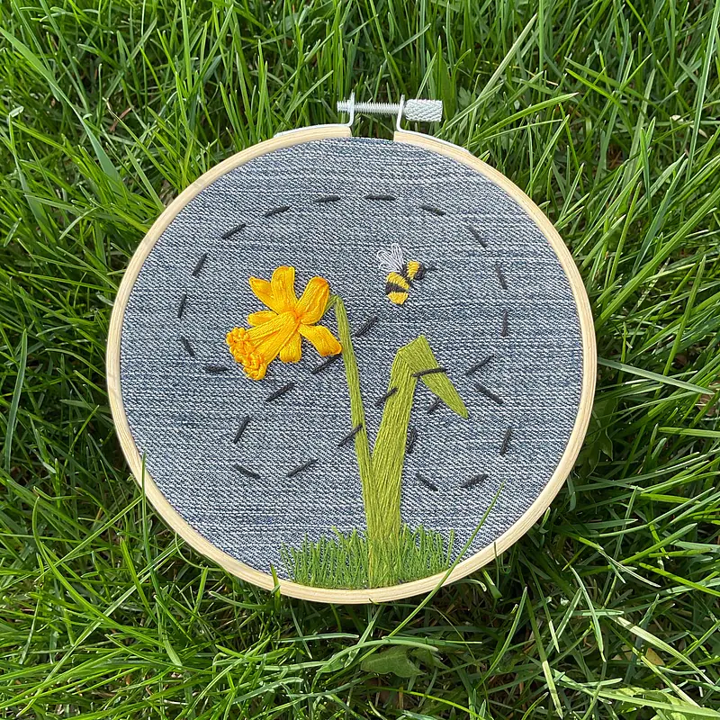 Daffodil Bee Brain