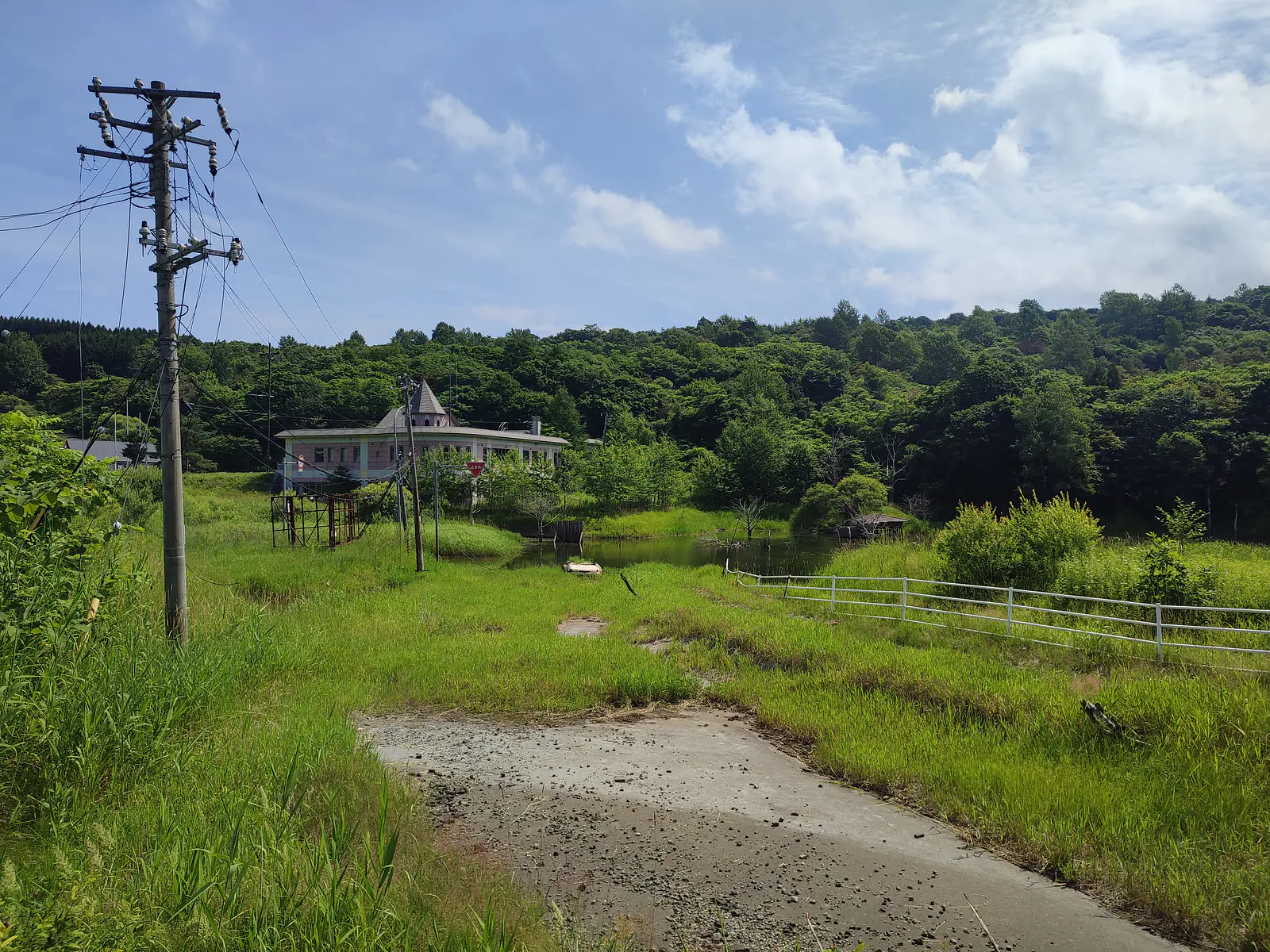 Japan, Hokkaido, Toyako (2023): Remains of a suburb destroyed by the phreatic eruption of Mt. Usu in 2000 CE