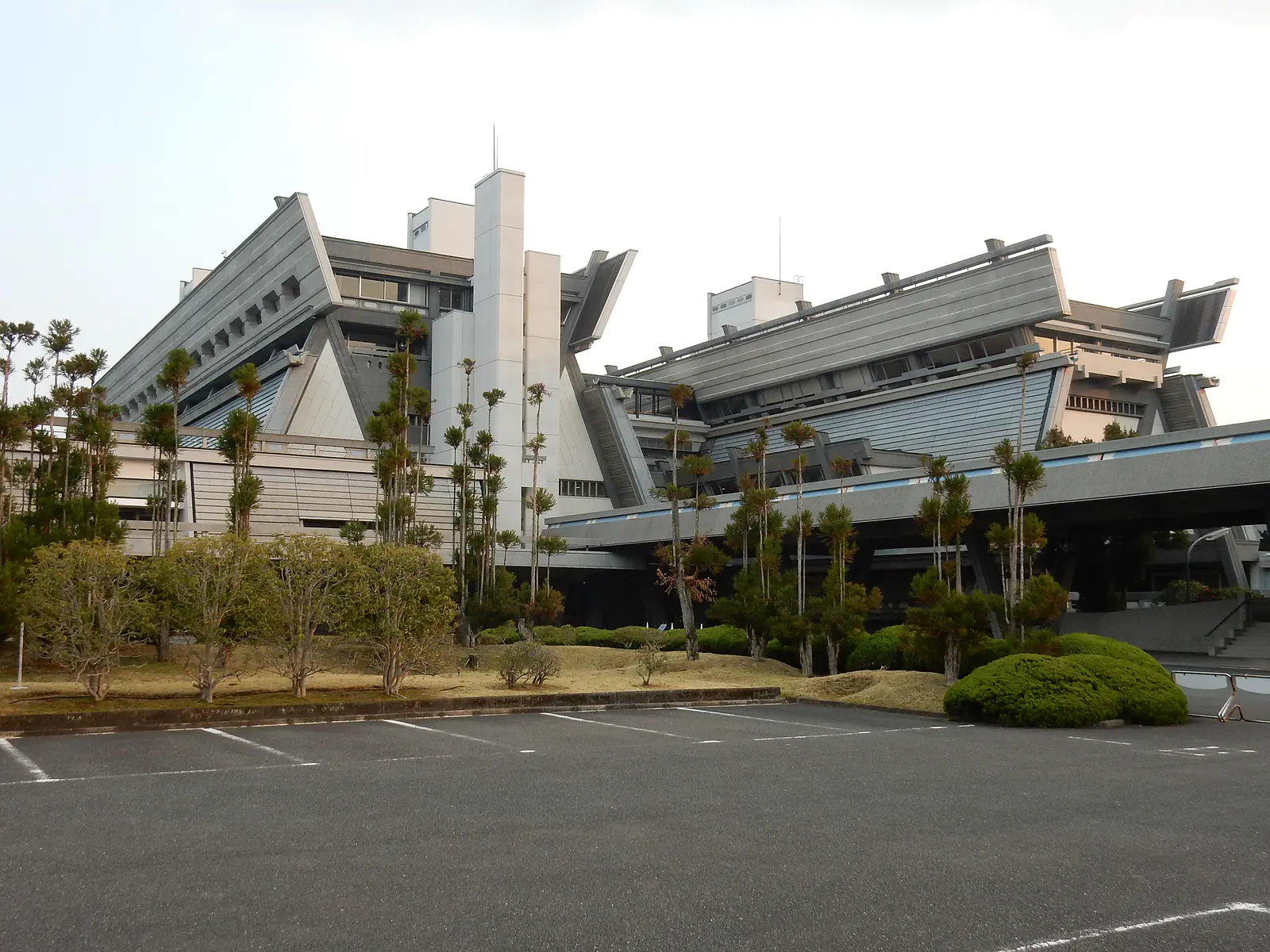 Japan, Kyoto (2019): Kyoto International Conference Center, location where the Kyoto Protocol was signed in 1997 CE