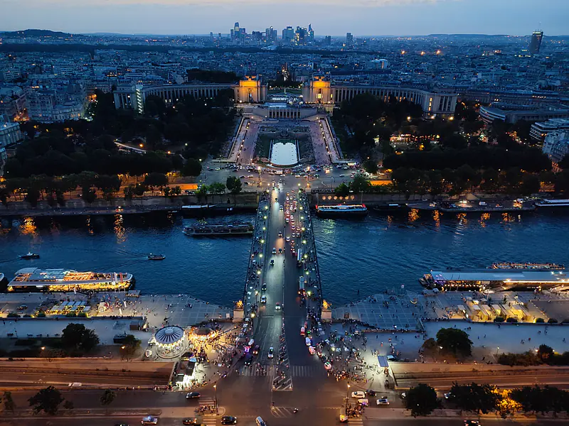 France, Paris (2022): View from the Eiffel Tower towards La Défense