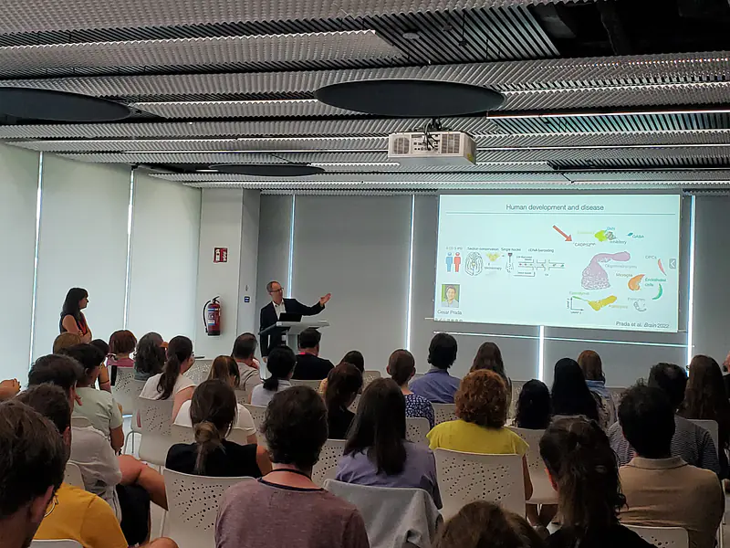 Dr. Malte Spielmann during the Achucarro Seminar.