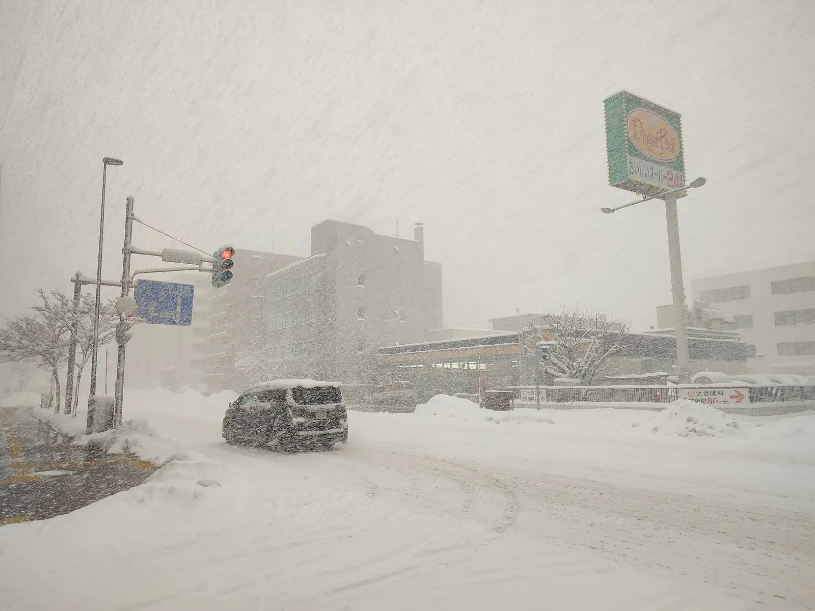 Japan, Hokkaido, Sapporo (2024): High amounts of snow require special logistics to keep the metro area with a population of more than than two million running