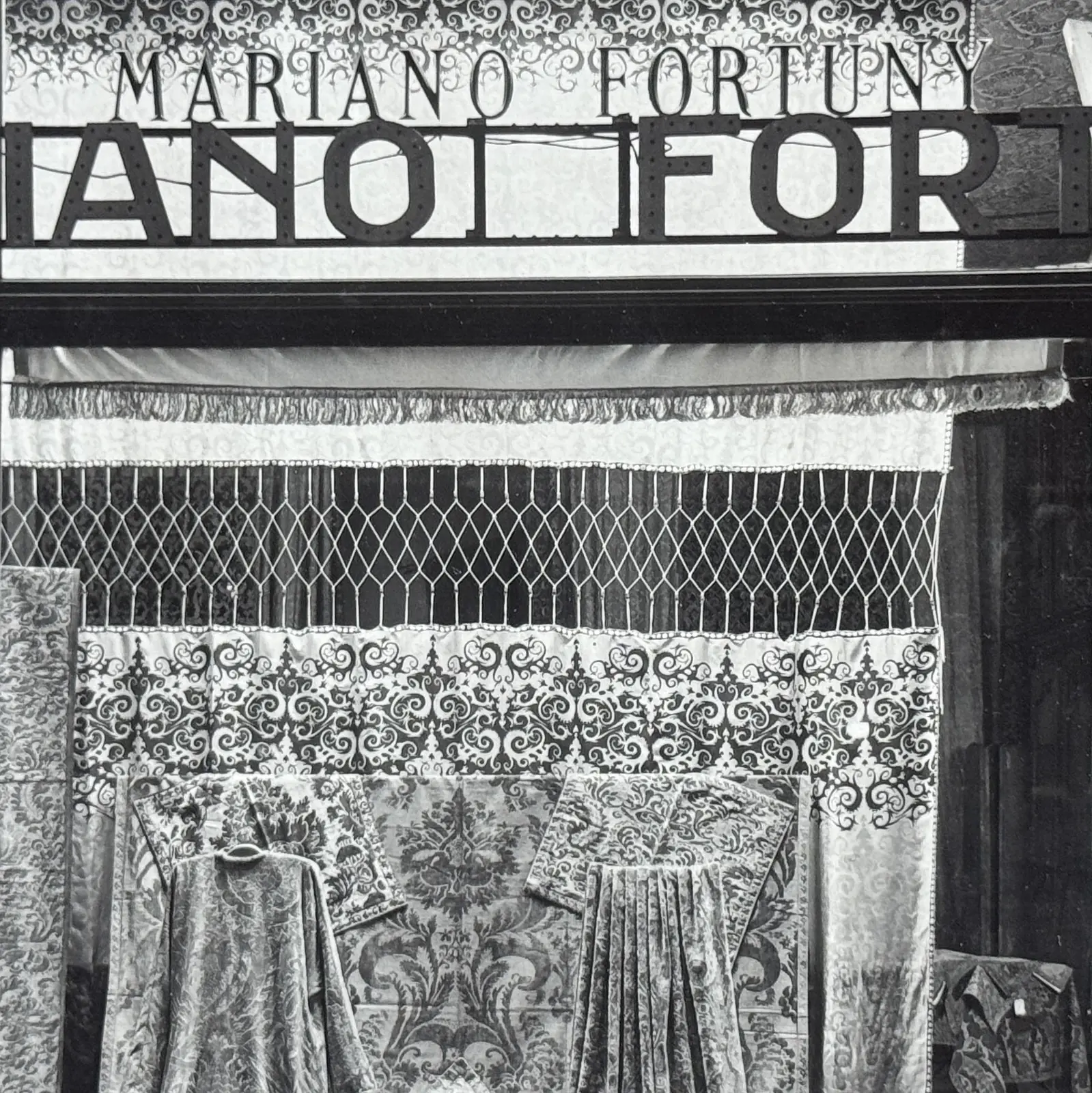 Fashion histories