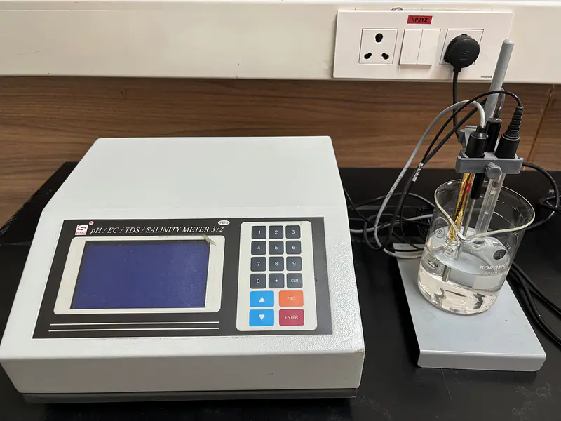 pH/TDS/EC/Salinity meter