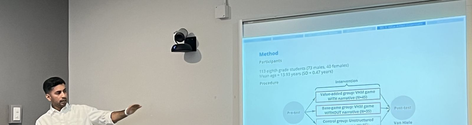 Robin Sharma giving his defence talk in front of his slides