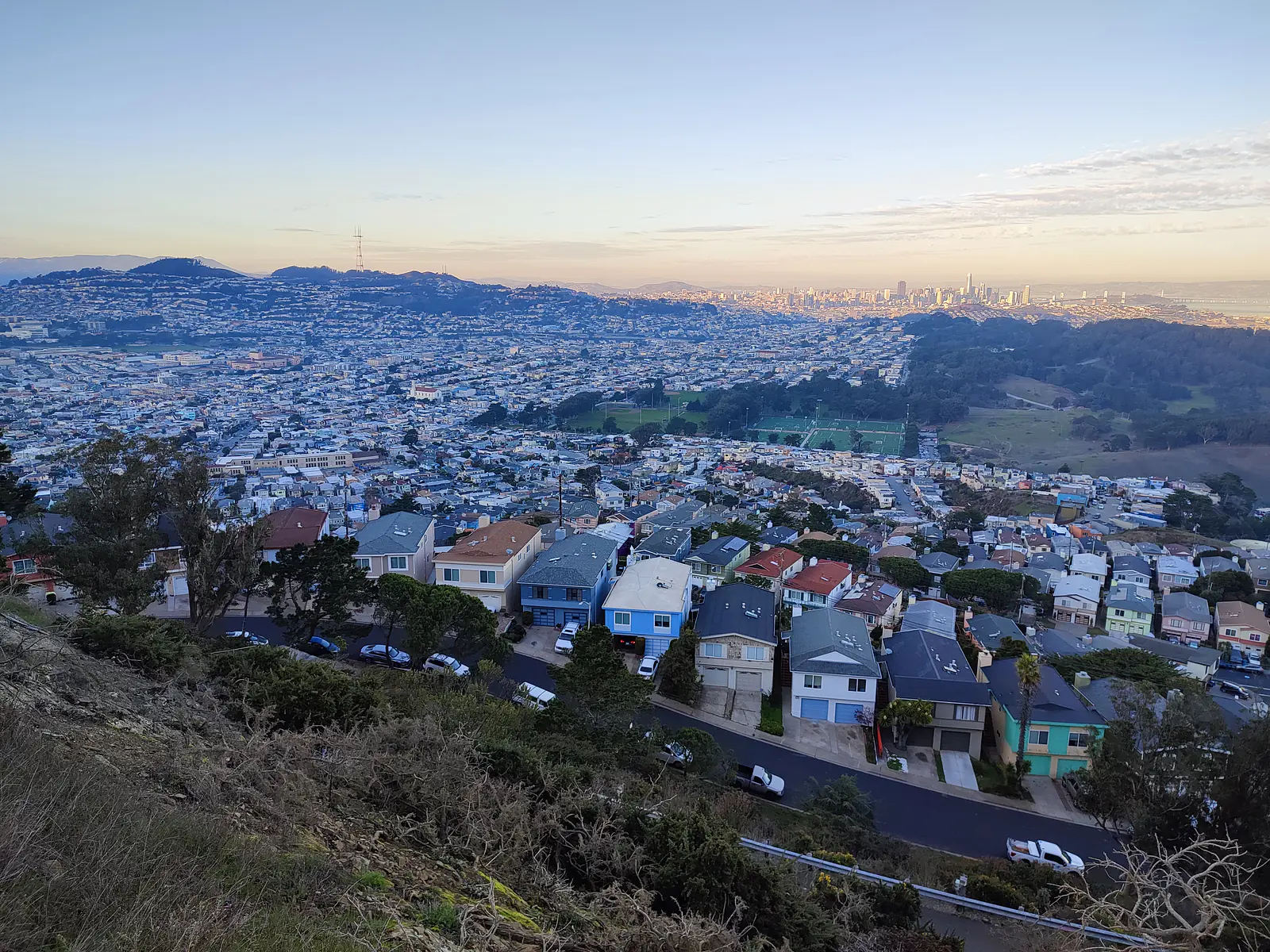 USA, California, Daly City (2023): View towards San Francisco after a hike in the San Bruno Mountain State Park