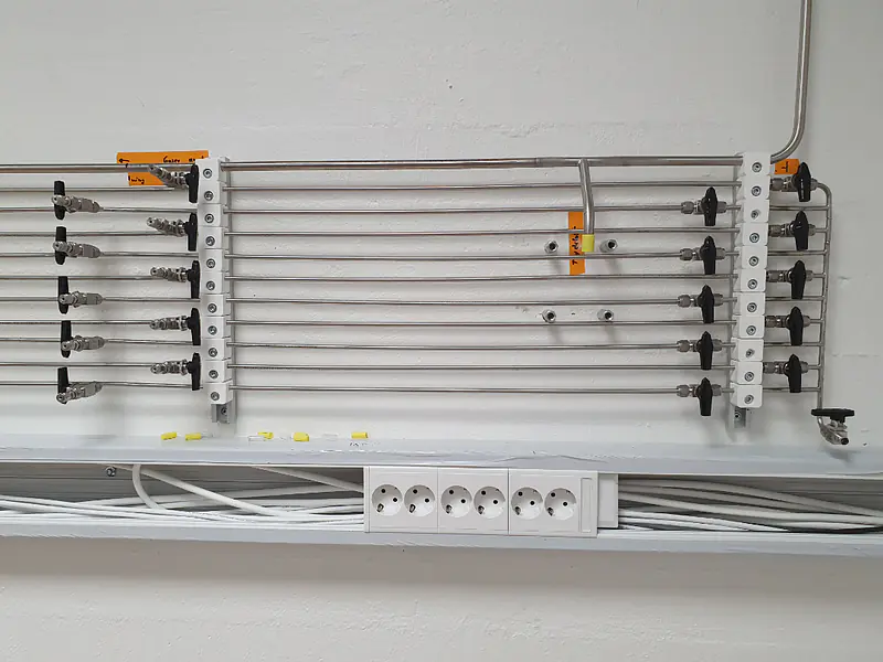 This "block and bleed" setup will improve gas purity