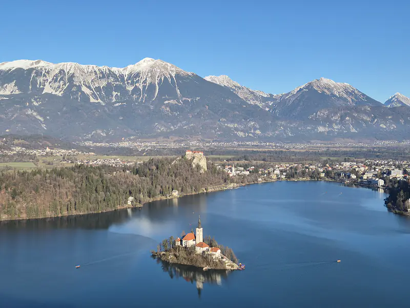 Slovenia, Bled (2025): Picturesque Lake Bled in the Julian Alps, seen from Mala Osojnica