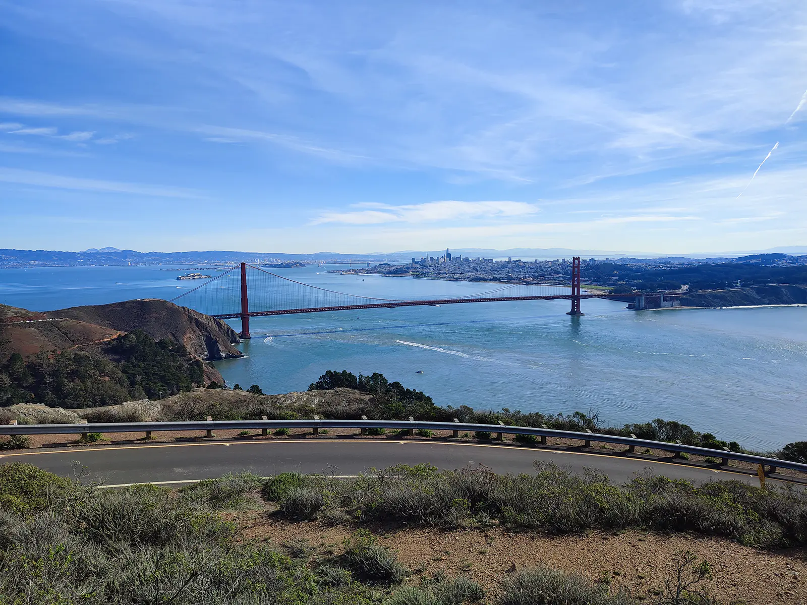 USA, California, Marin Headlands (2023): View towards the Golden Gate Bridge and the San Francisco Bay