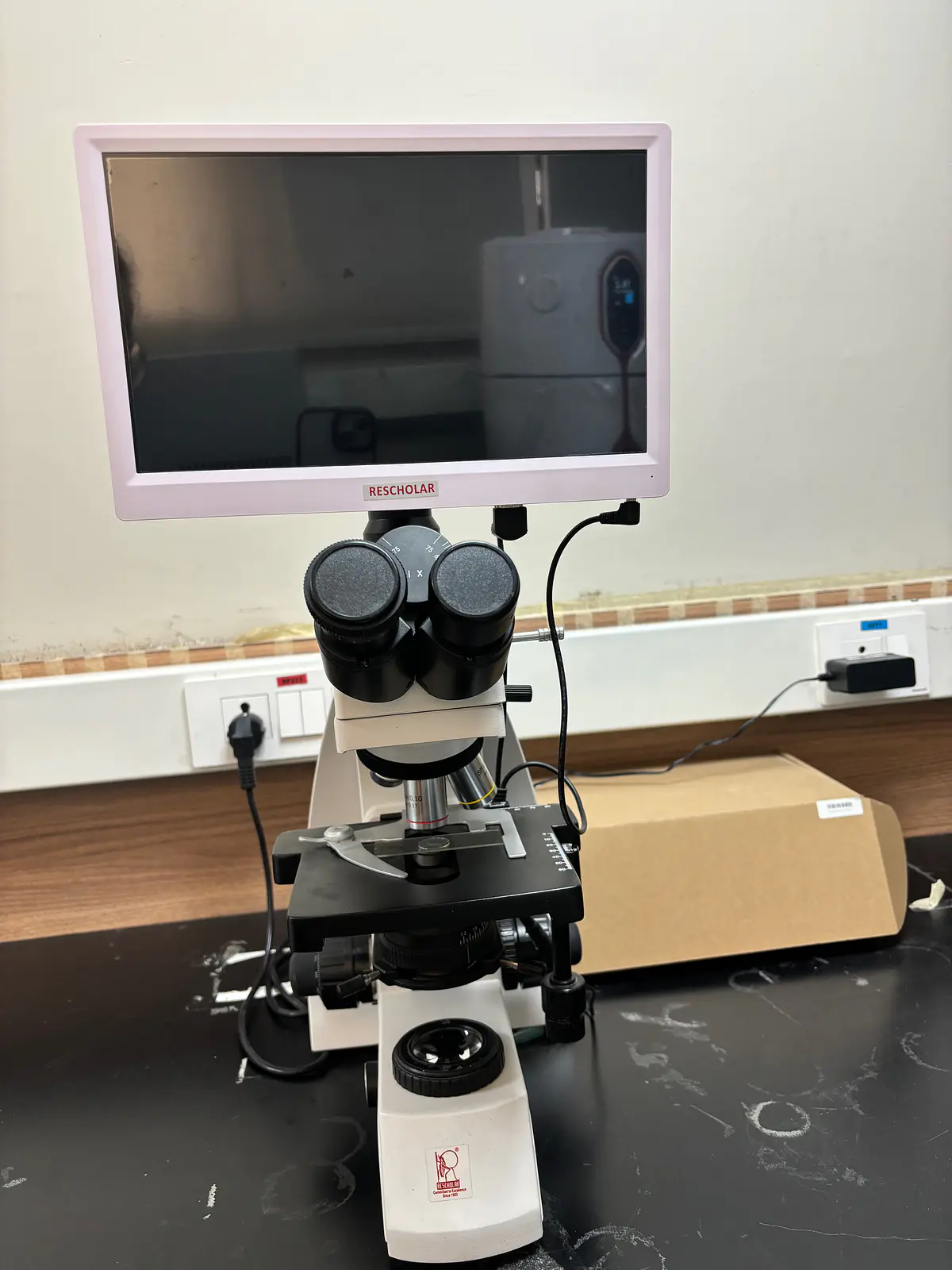 Microscope
