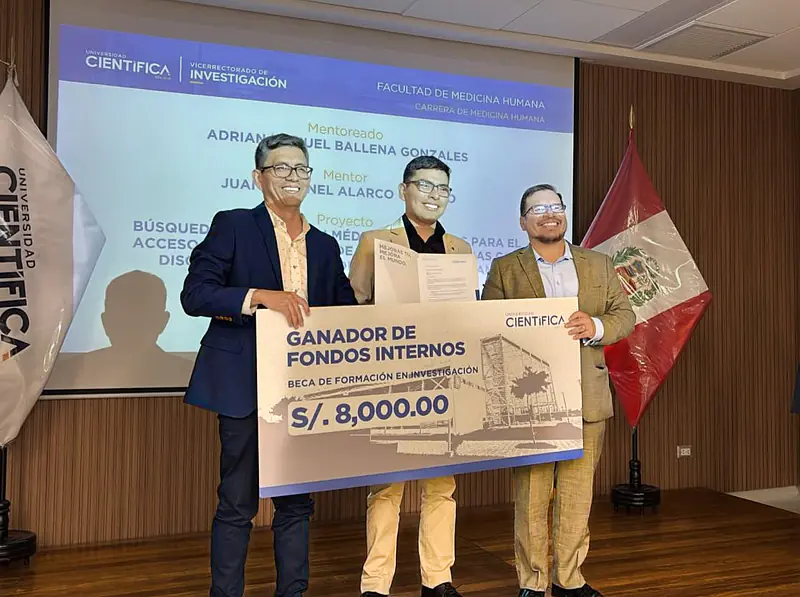 En 2026, junto con Adrián, obtuvimos un fondo universitario para desarrollar un proyecto de investigación sobre las desigualdades en la atención médica de personas con discapacidad visual en Lima Metropolitana.