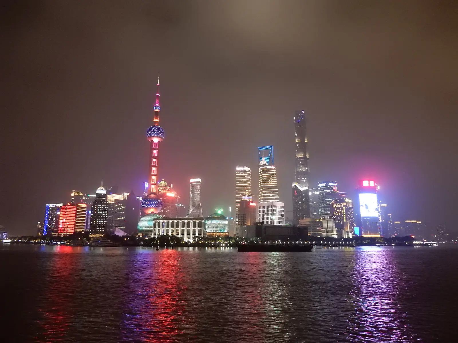 China, Shanghai (2019): Pudong/Lujiazui skyline at night