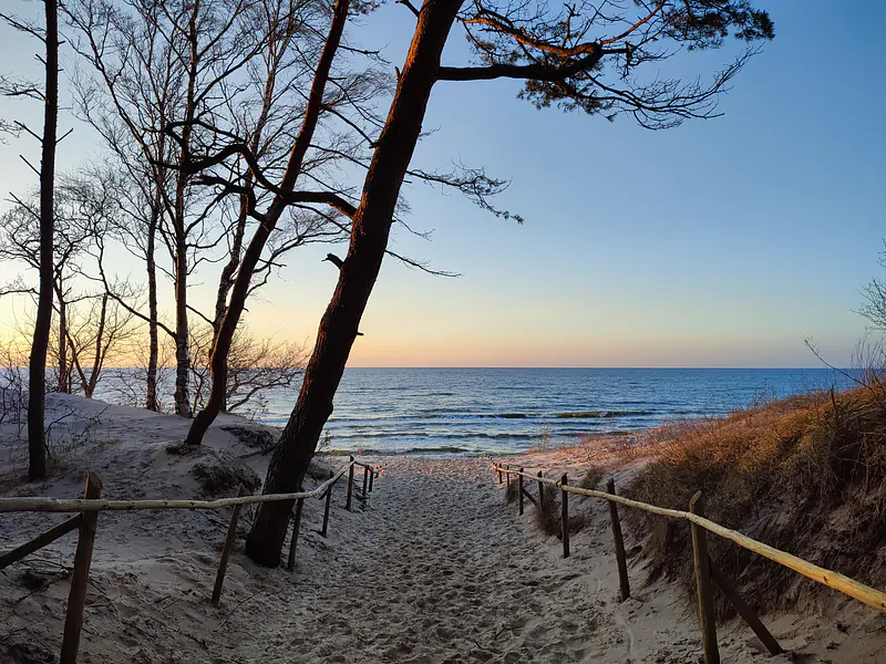 Poland, West Pomeranian Voivodeship, Kołobrzeg (2022): Approaching the Baltic Sea
