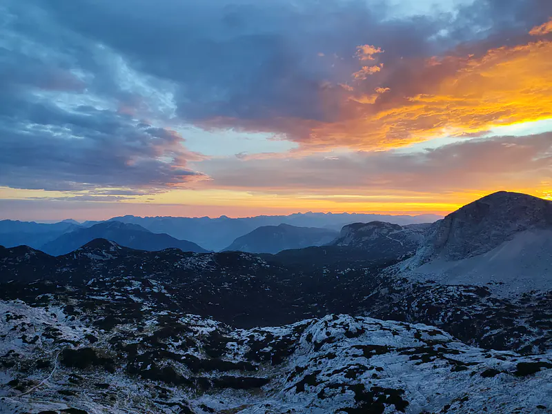 Fieldwork in the Austrian Alps (Photo: R. Glückler, 09/2022 at Dachstein, Austria)